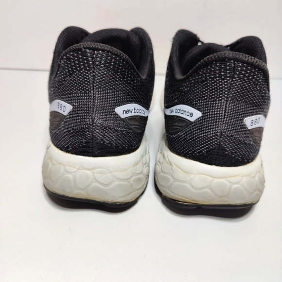 New Balance fresh foam 880 Women's Sneakers Black White Shoes Size 10 - Picture 7 of 10